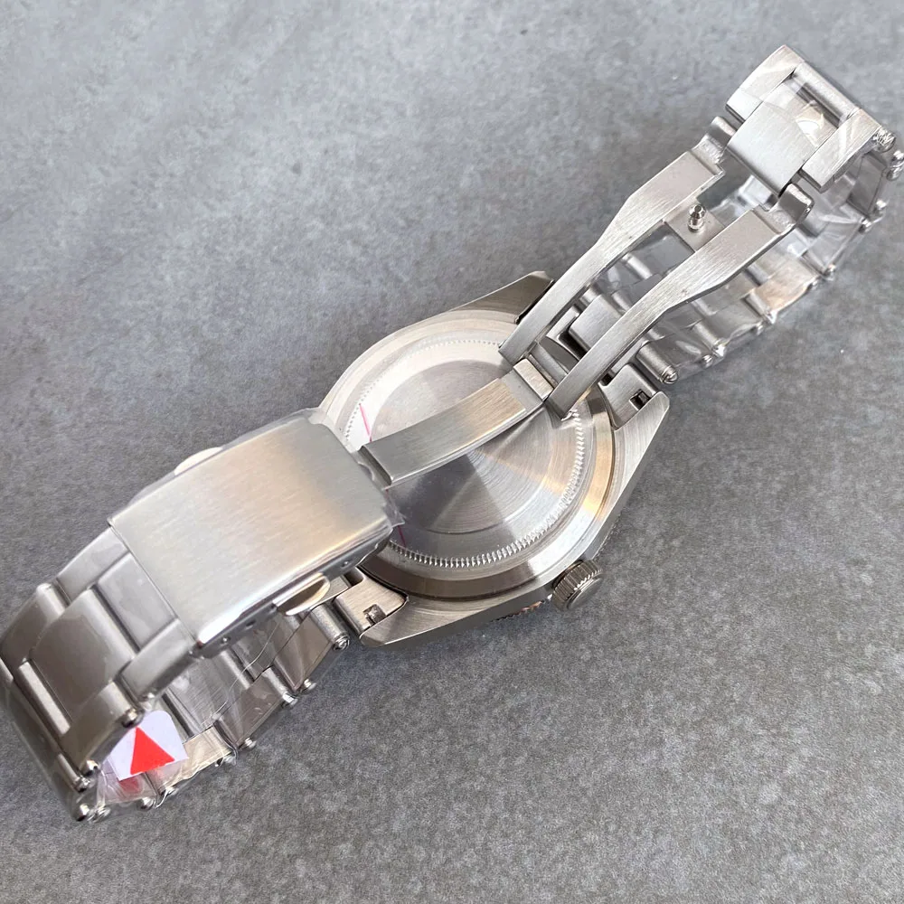 カスタマイズされた Corgeut ビジネス腕時計男性 NH35 ムーブメントサファイアガラス日付ブルーグリーンダイヤル機械式時計発光