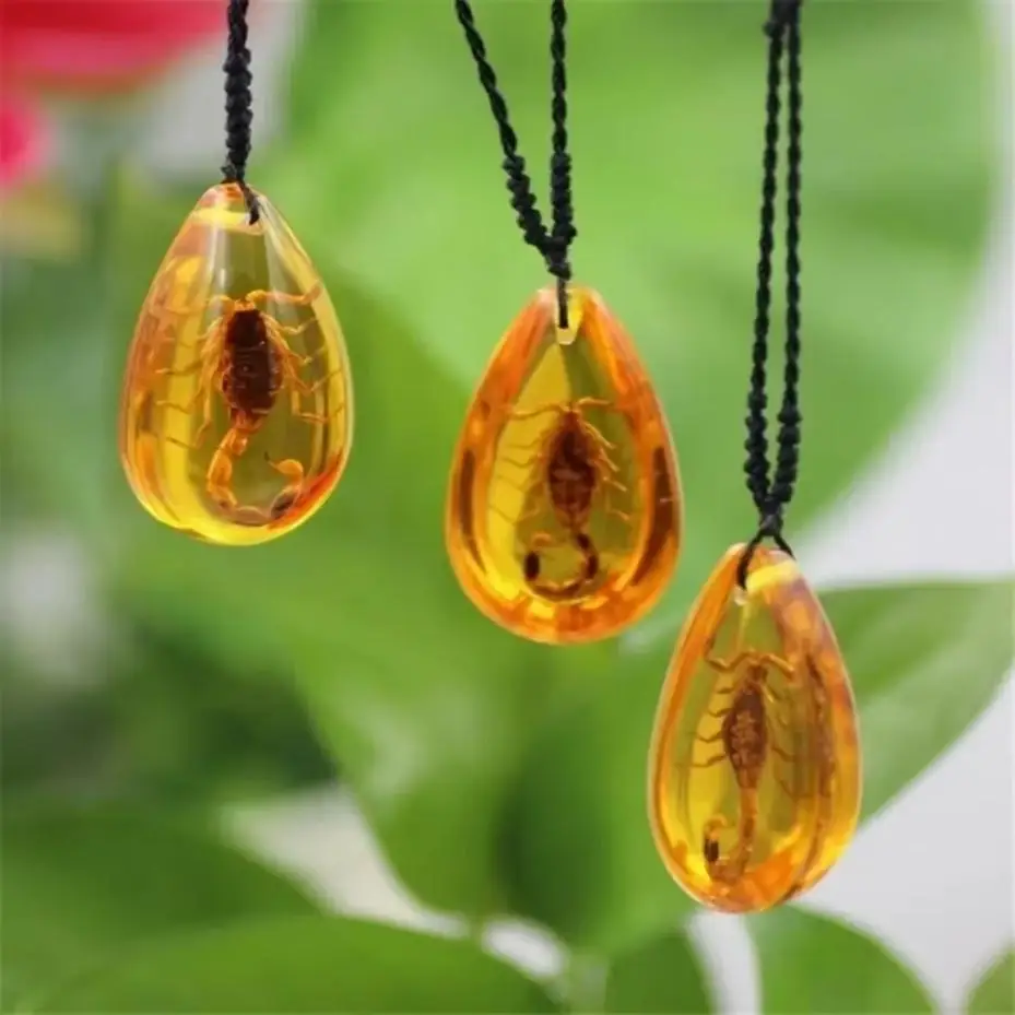 1 Pcs Pendente Inclusão Escorpiões Colar Charmes Casa Pedra Decorativa Viagem Presente Resina Handmade Joias Amber Insetos Naturais