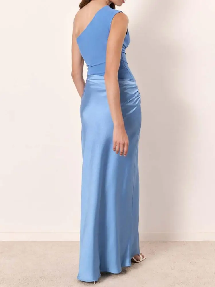 فستان جديد بلون مائل ورقبة مائلة بدون أكمام مرقع نحيف وأنيق طويل لصيف 2025