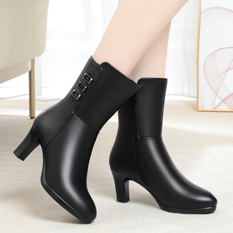 

Элегантные ботинки из мягкой кожи высотой 7,5 см, женская обувь на толстой платформе, осень-зима 2026, теплые плюшевые ботильоны на меху, офисные ботинки для мамы