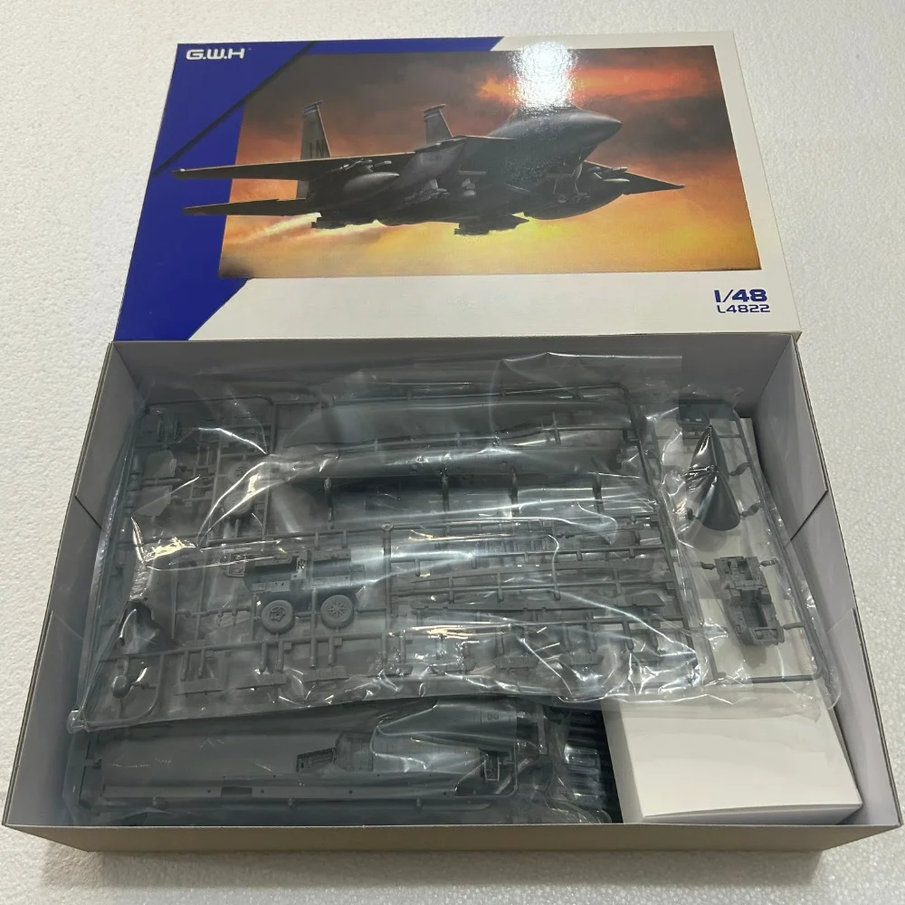 

Сборный комплект масштабной модели самолета L4822 1:48 F-15E Strike Eagle Dual Rollen от Great Wall Hobby