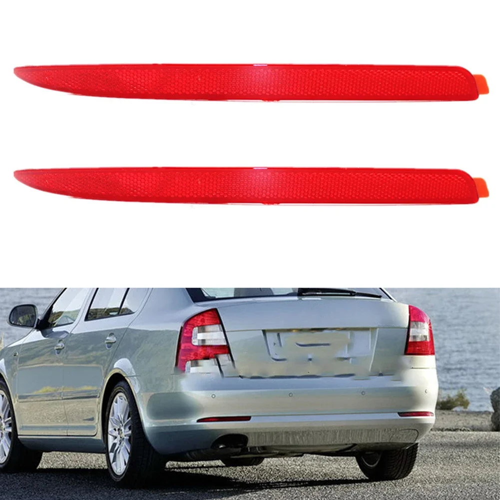 

2pcs Rear Bumper Light Reflectors For Skoda Octavia 2009-2013 1Z0945105 Brake Light Dynamic Turn Signal Red Bar Light