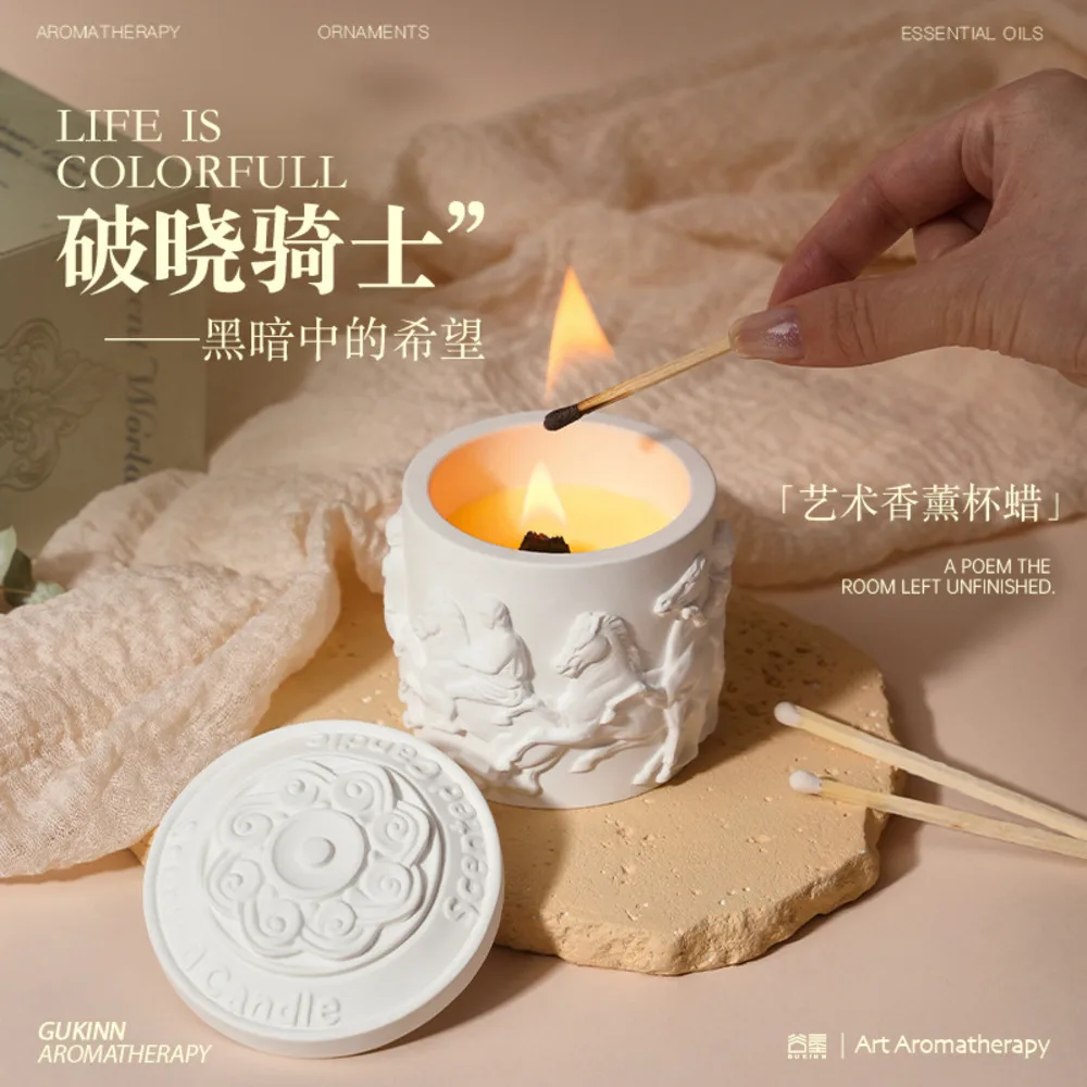 

Embossed Scented Soy Wax Candle Smokeless Aromatherapy for Bedroom Relaxation Artistic Design Niche Fragrance Birthday Gift