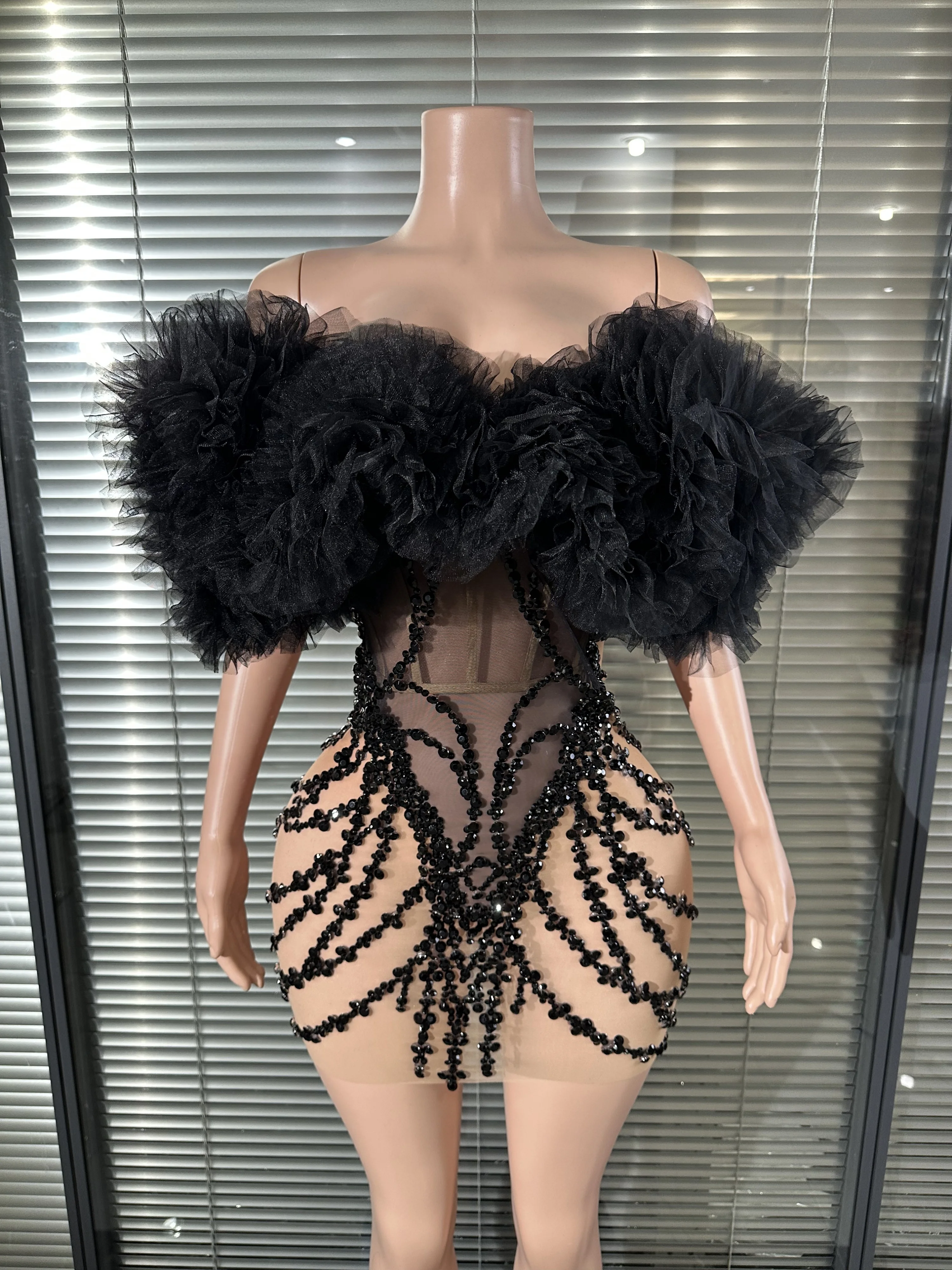 

Glamorous Black Tulle Ruffled Off-Shoulder Mini Dress Sexy Performance Costume Singer Stage Nightclub Elegant Formal Event Dress