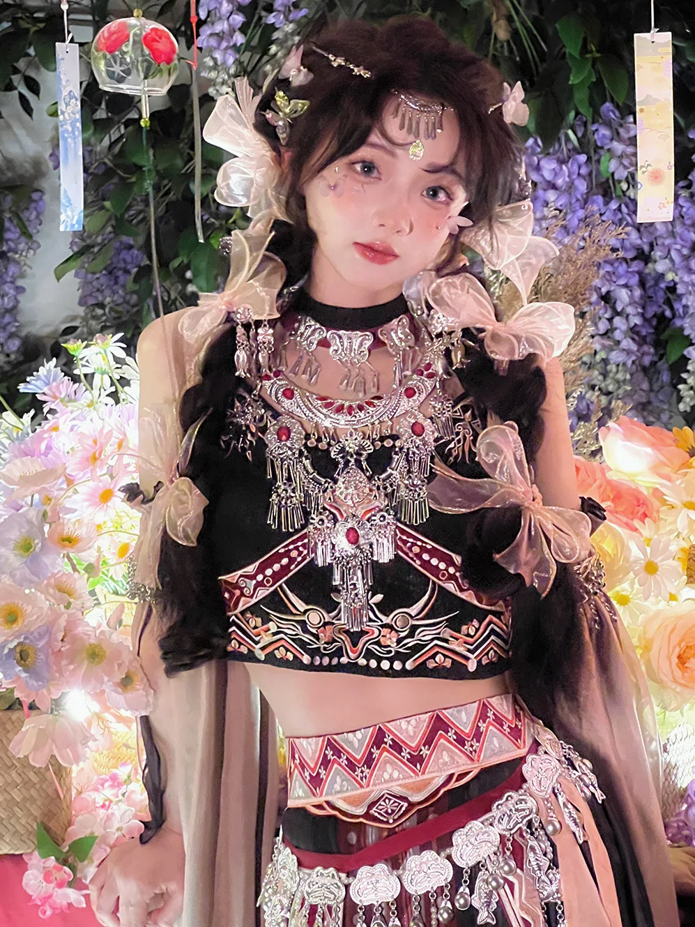 Nuovo abbigliamento di minoranza etnica Hanfu Stile esotico nero Hani stampato ricamo ornamenti in argento Abito migliorato elementi Han