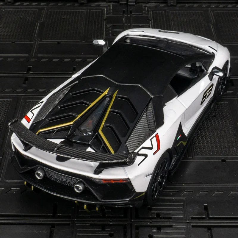 1:24 Lamborghini Aventador SVJ 63 Alloy Racing Car Diecasts Metal Toy Car Model Collection Sound And Light Childrens Gifts