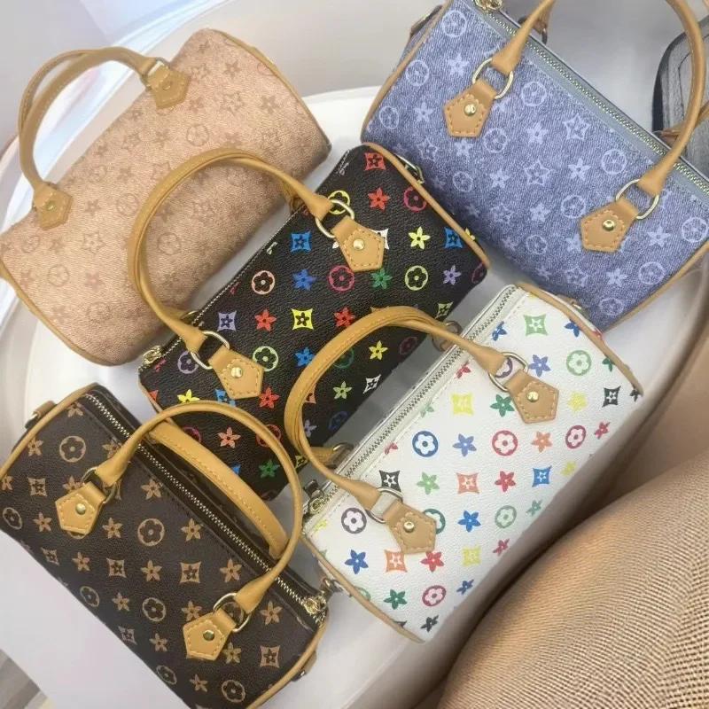 Fashionable printed design boston 2026 new style arrives versatile commuting handbag crossbody bag