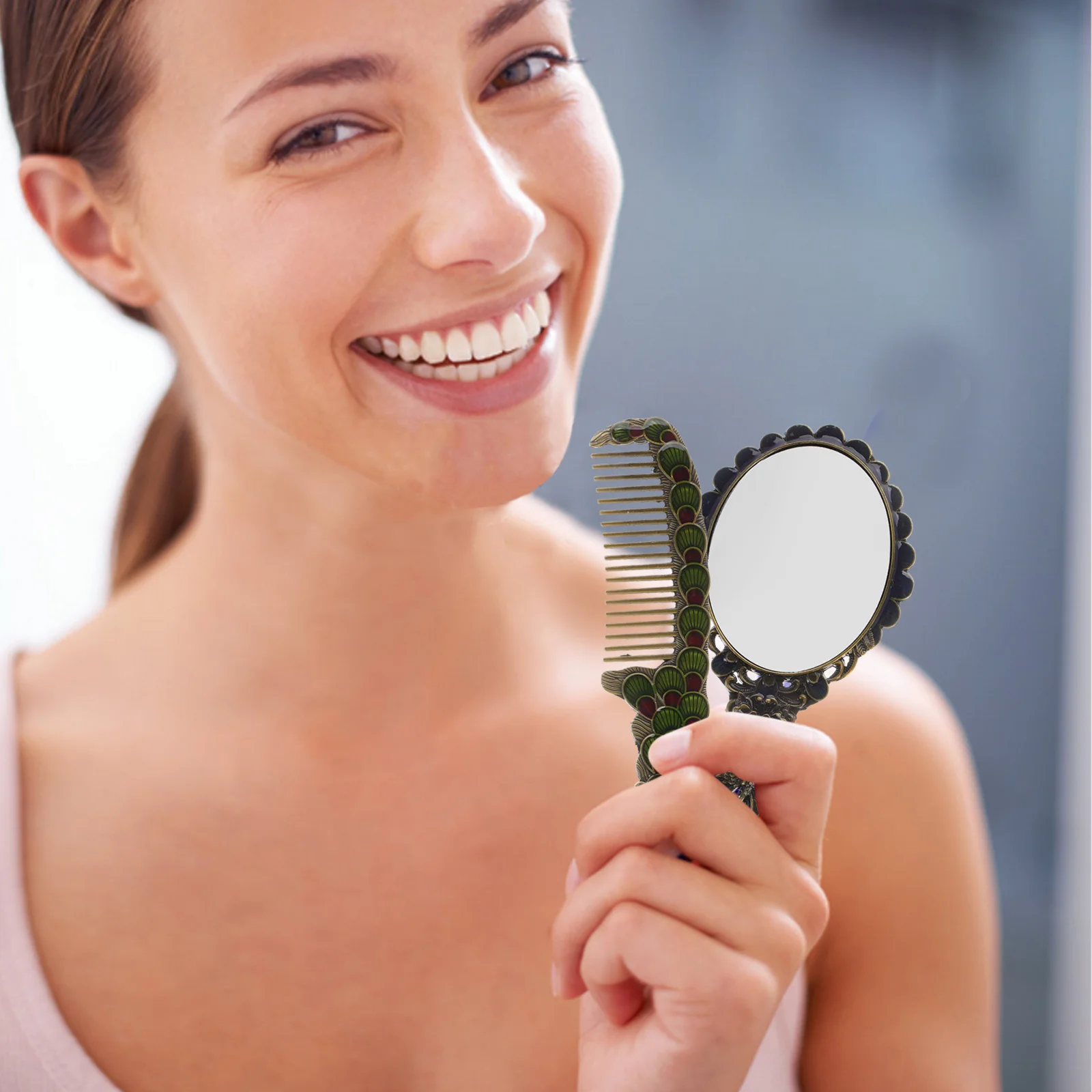 

1 Set Vintage Metal Handheld Portable Makeup Mirror Embossed Design Travel Hair Comb Set Retro Style Dressing