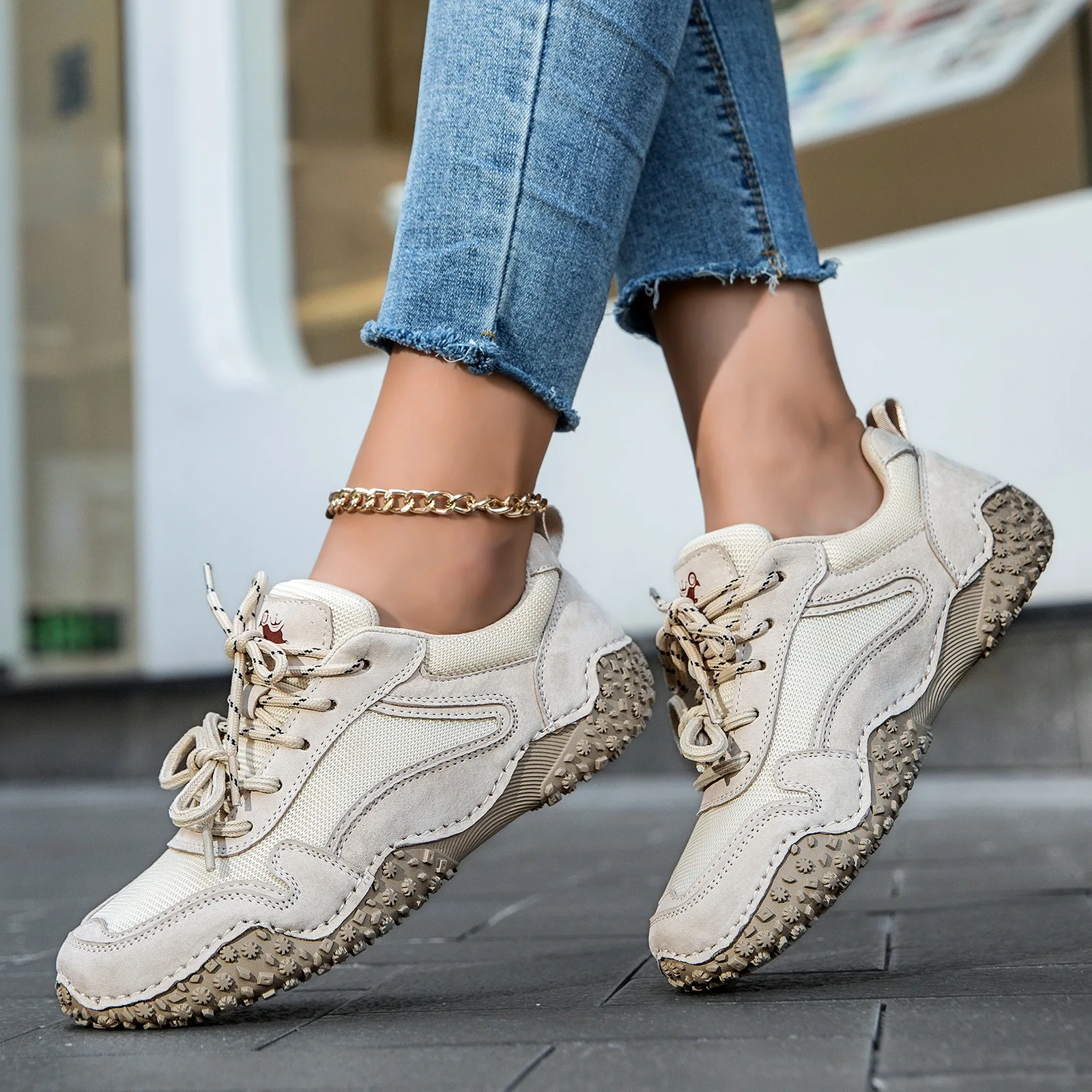 Women's Shoes Outdoor Breathable Mesh Flat Bottom Light Shock-absorbing Tennis Sneaker Autumn Top Layer Leather Sports Shoes view 4