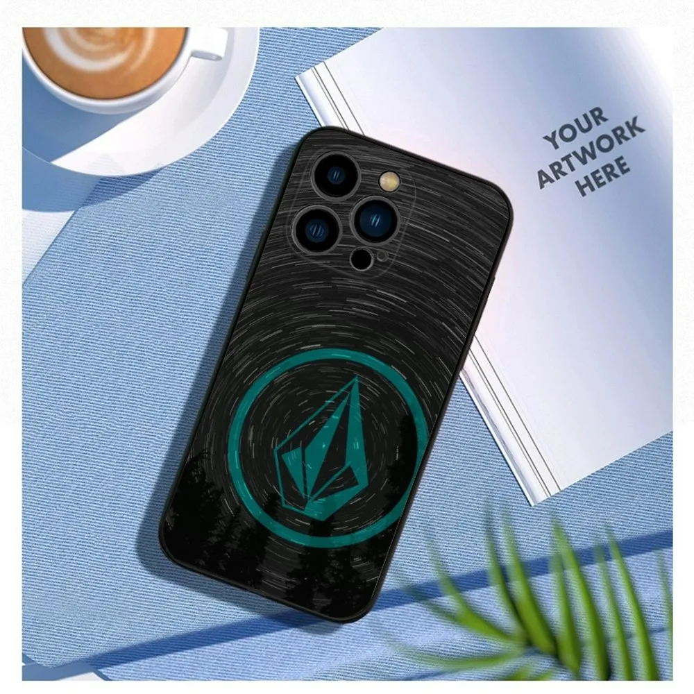 L-Luxury V-VOLCOM-S Sport Style Phone Case For iPhone 16,15,14,13,12 Mini 11 Pro XR,X,XS,MAX 7,8 Plus Silicone Cover Soft Black