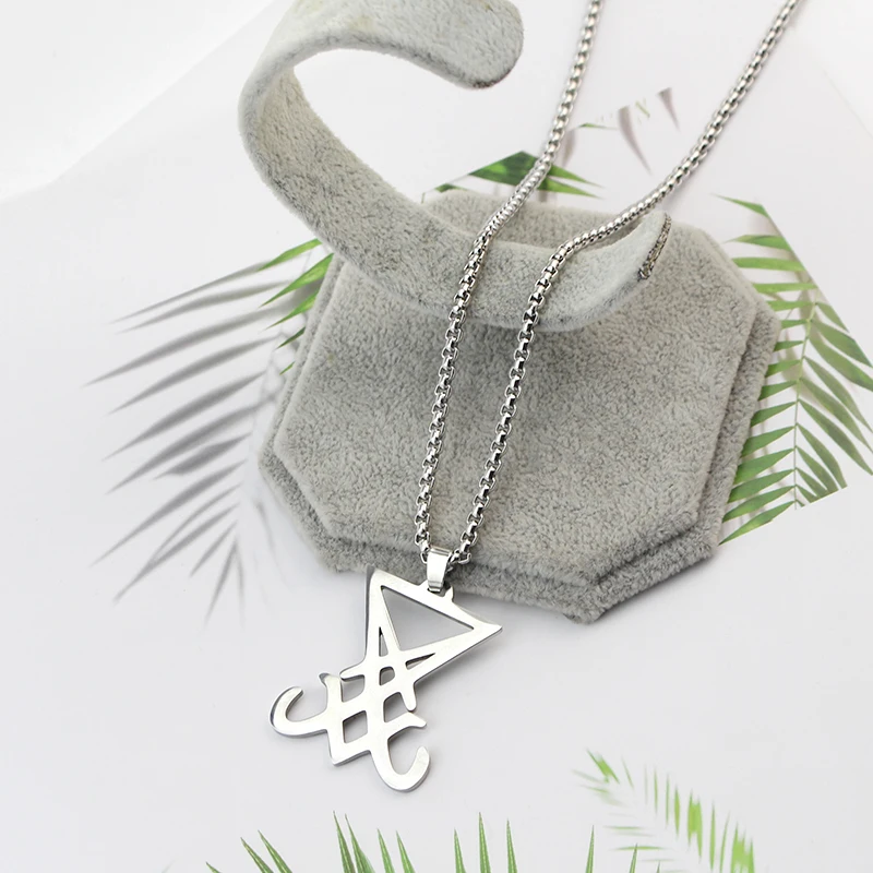 الموضة الكلاسيكية قلادة شيطان الجانب من قلادة شيطانية ختم Sigil رمز كورونزون قلادة الشيطان الخماسي مجوهرات هدايا