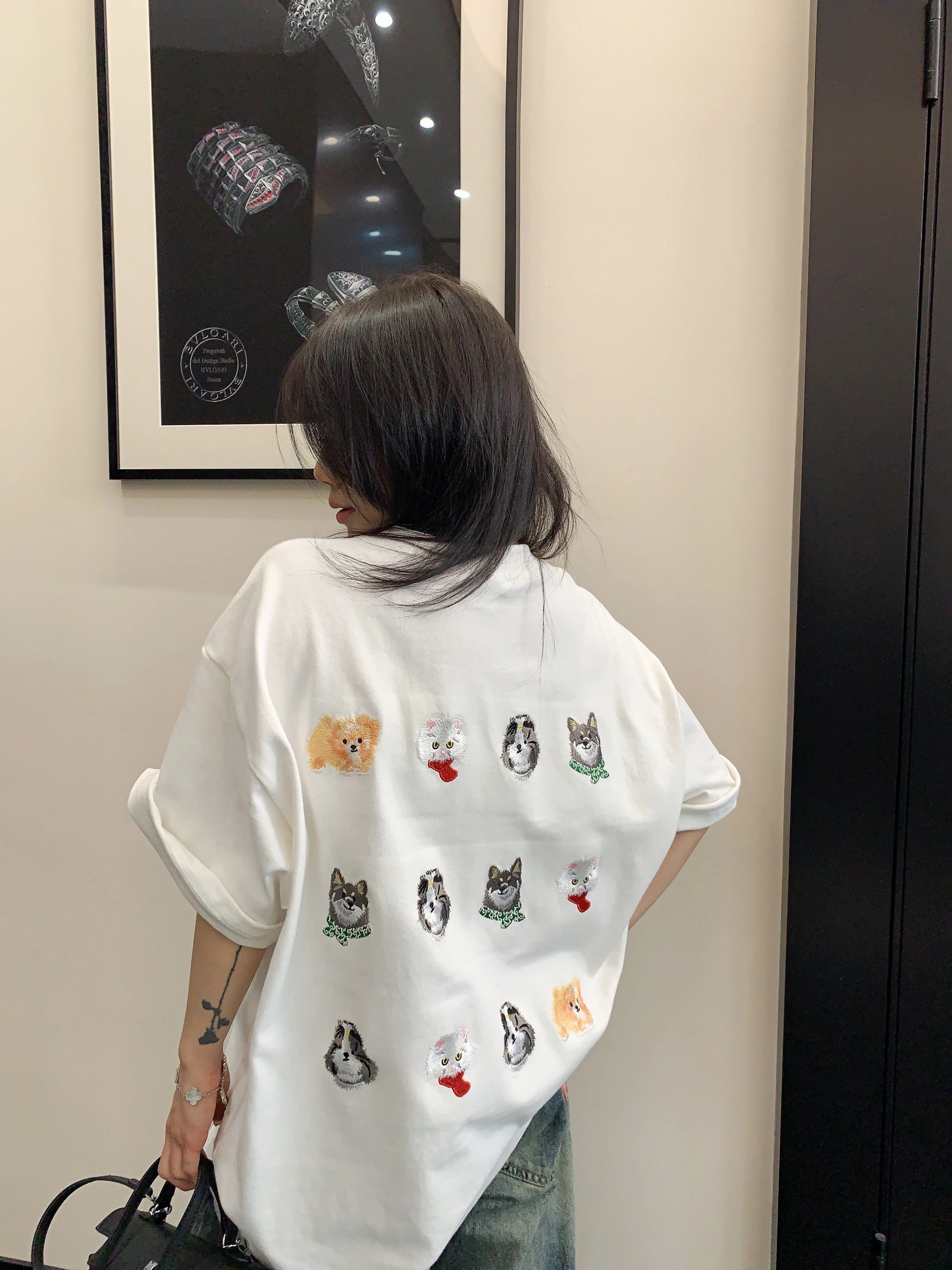 

Женская футболка оверсайз в стиле ретро, свободного кроя, с вышивкой, из чистого хлопка, с коротким рукавом, в американском стиле, с вышивкой собаки, летняя повседневная одежда