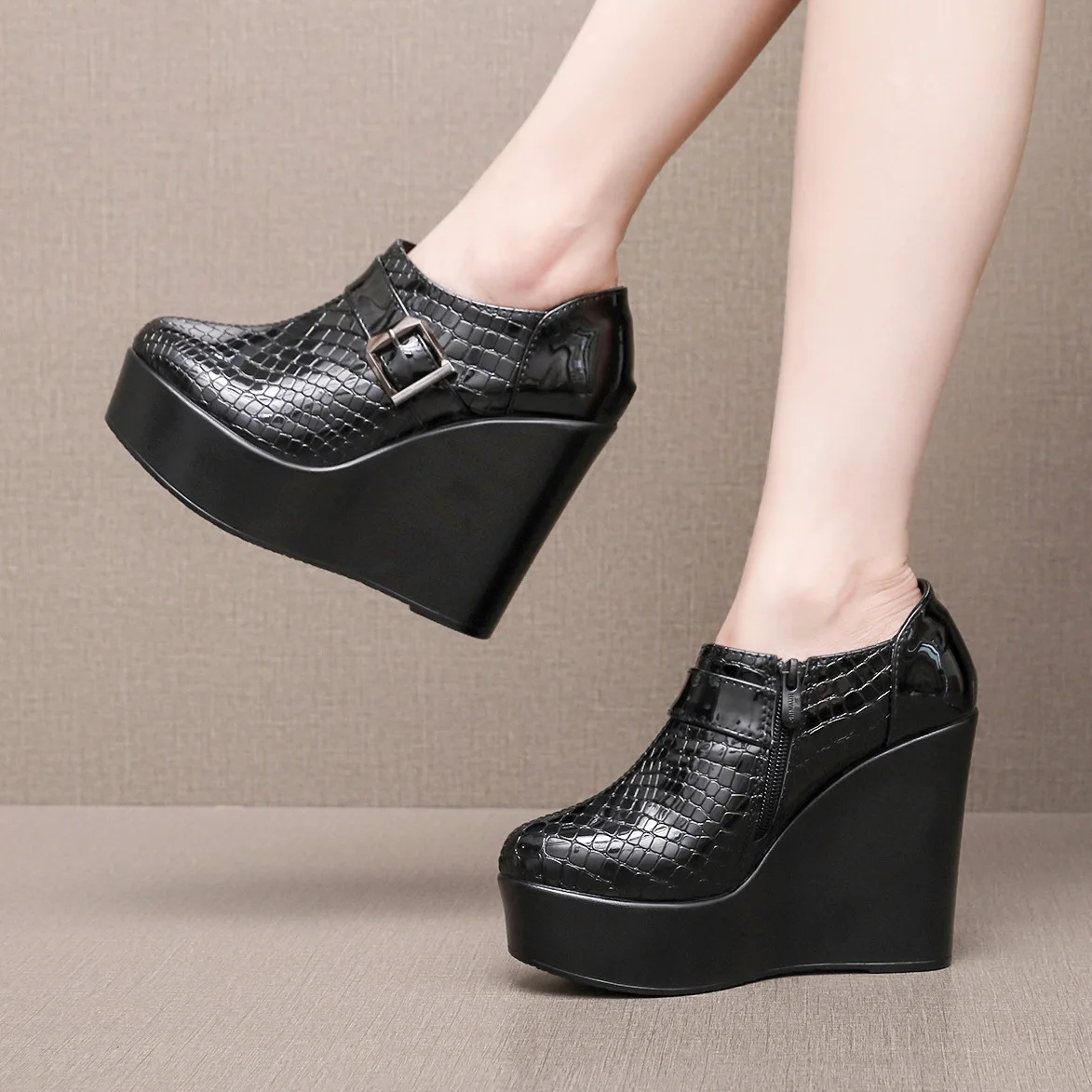 8 см, 12 см, маленький размер 33–43, удобные туфли из лакированной кожи с пряжкой, осенние туфли на танкетке, осень 2023, туфли на высоком каблуке для модели офисного платья