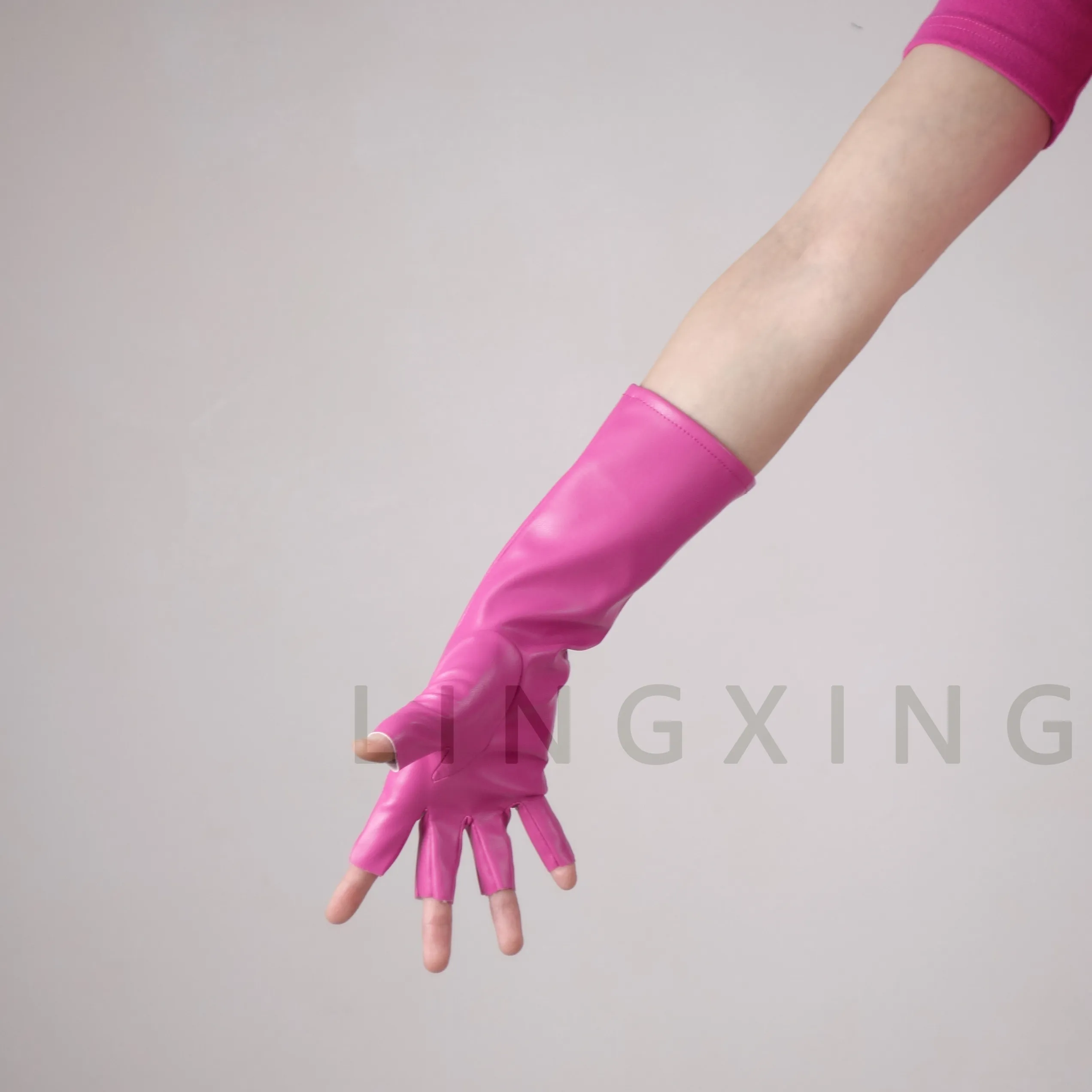 11 Zoll (28 cm) lange fingerlose Handschuhe aus Kunstleder, glänzend, schwarz-silber, halbfingerlos, fingerlose Wärmer, Handgelenkstulpen, Armstulpen, sexy – Detail 22
