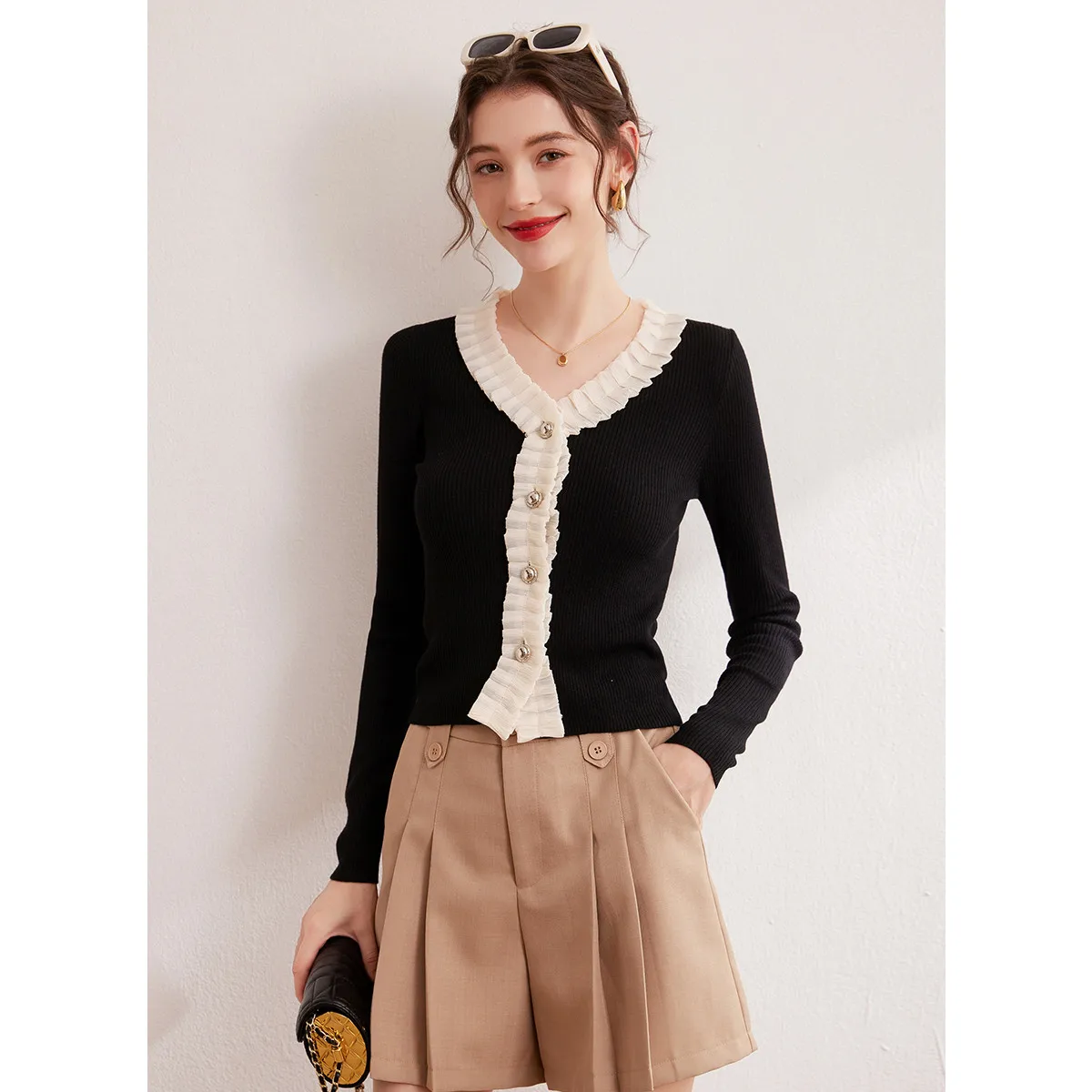LOUIS YAO New Two-tone Splicing V-neck Pullovers 2025 Autumn New Cardigan Slim Fit Slightly Elastic Women's Knitted Sweater