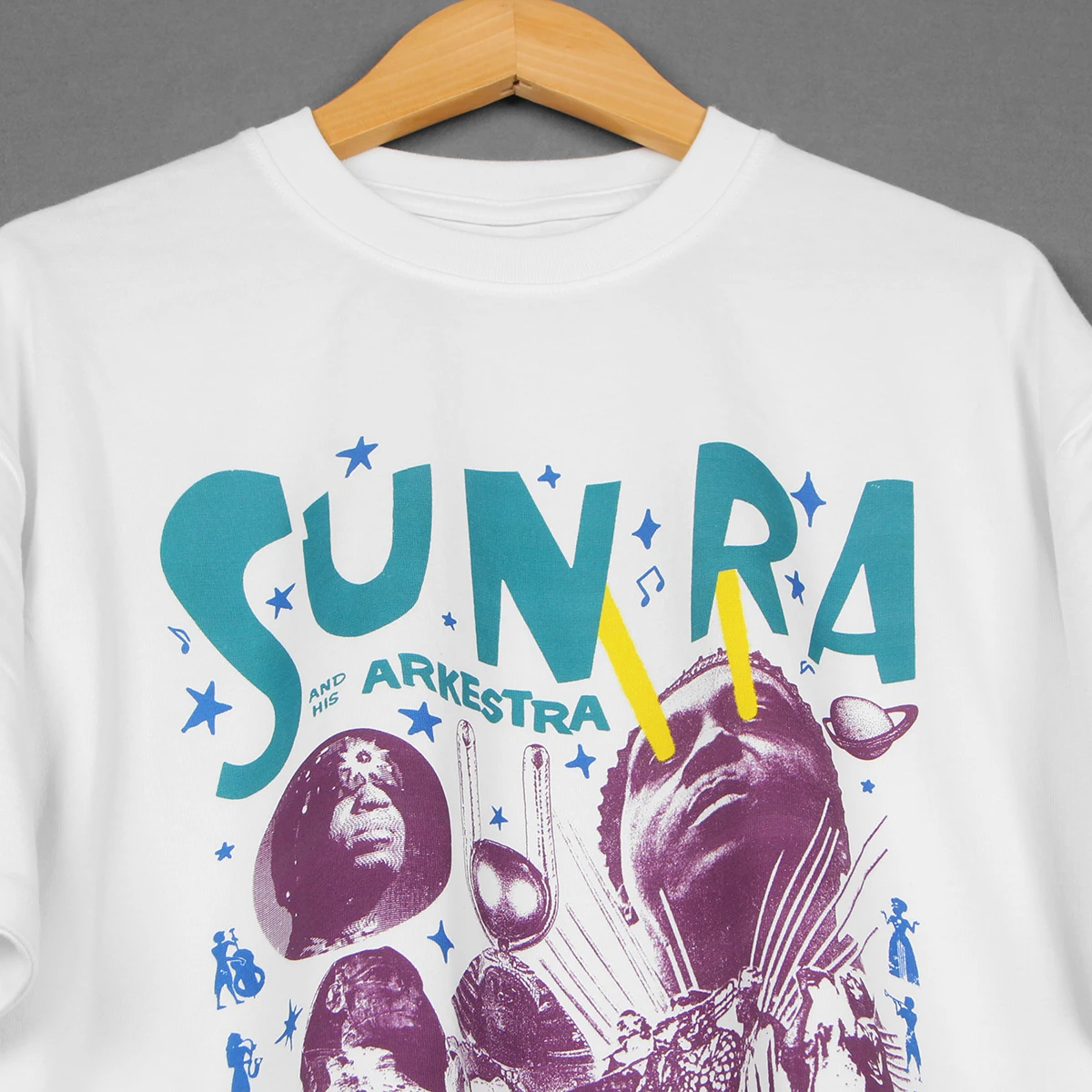 TIABS Sun Ra T-Shirt Space Is  - Summer Clothing Places 评论和价格