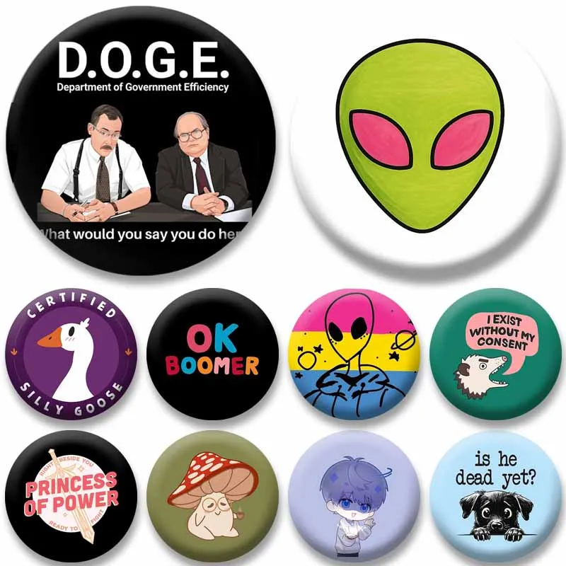 

Cute Animal Alien Coin Brooch on Backpack Funny Goofy Cats Ornament Pins Exquisite Round Badge Shoes Accessories Jewelry Gifts