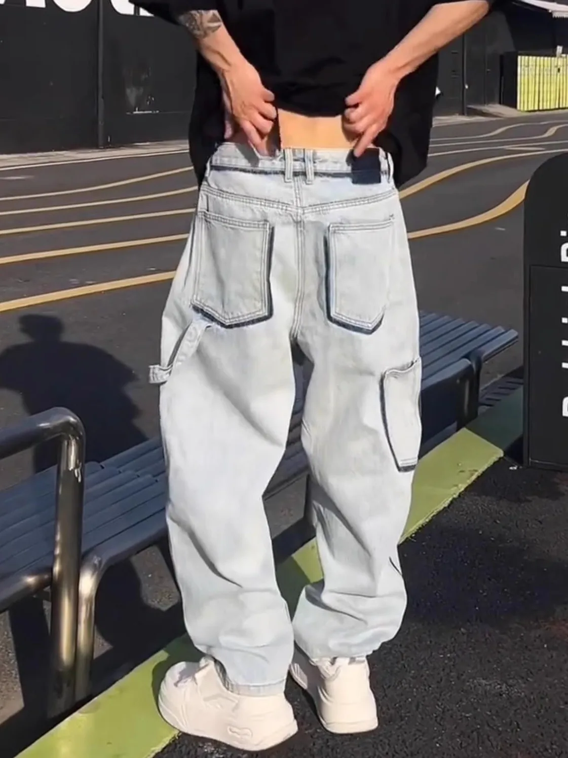 

Новые весенние американские светло-голубые мужские повседневные джинсы прямого кроя с дизайнерскими элементами, свободные брюки-харланы, молодежные модные джинсы из денима