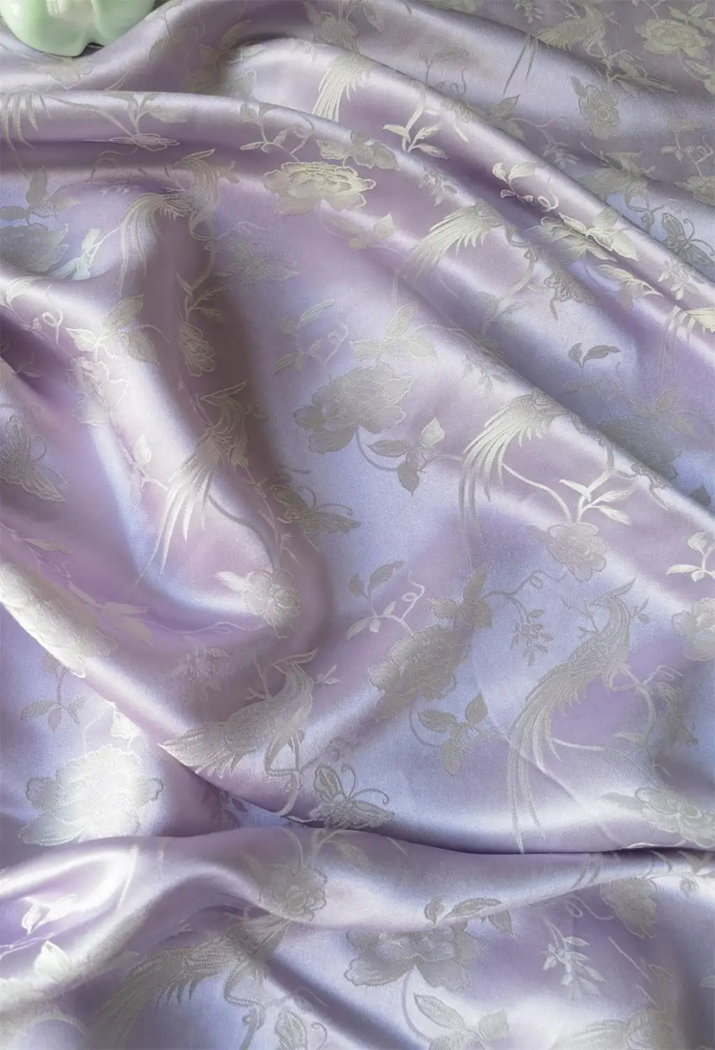 

Interwoven Silk Jacquard Fabric Elegant Light Purple Cheongsam and Dress Lining Fabric