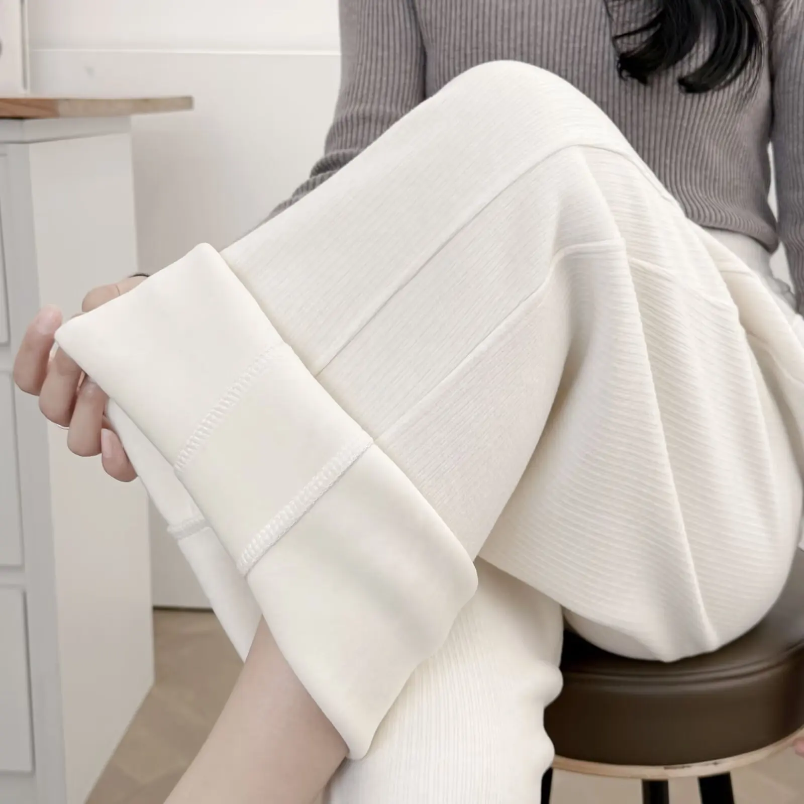 

XXXXL Fashion Plus Size Woman Clothing straight-leg Pants 2025 Winter Simple Style Warm Fleece And Thickened Casual Trousers 753