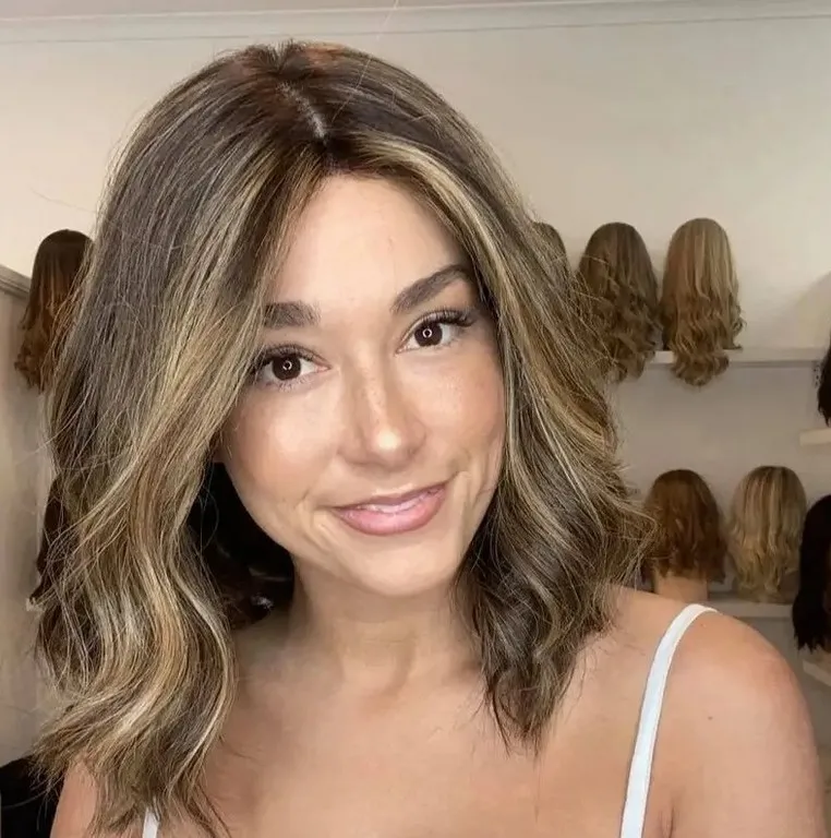 Luxury Brown Wig with Blonde Highlights Synthetic Lace Front Wig 14Inch Short Wavy Hair for Women Melt Dark Roots Realistic Look