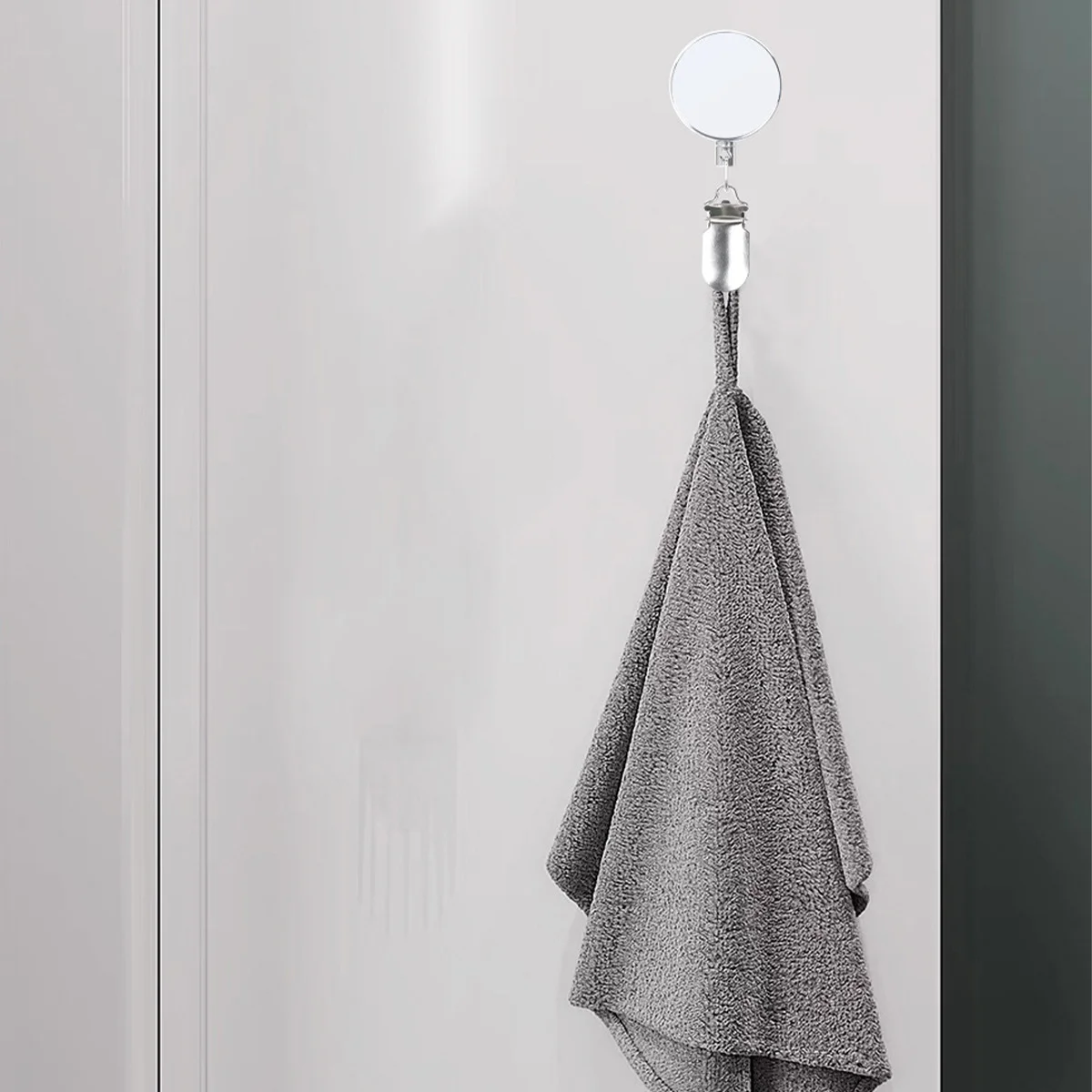 Automatic Retractable Towel rack, no punching self-adhesive wall hanging towel holder, automatic rebound with strong clip