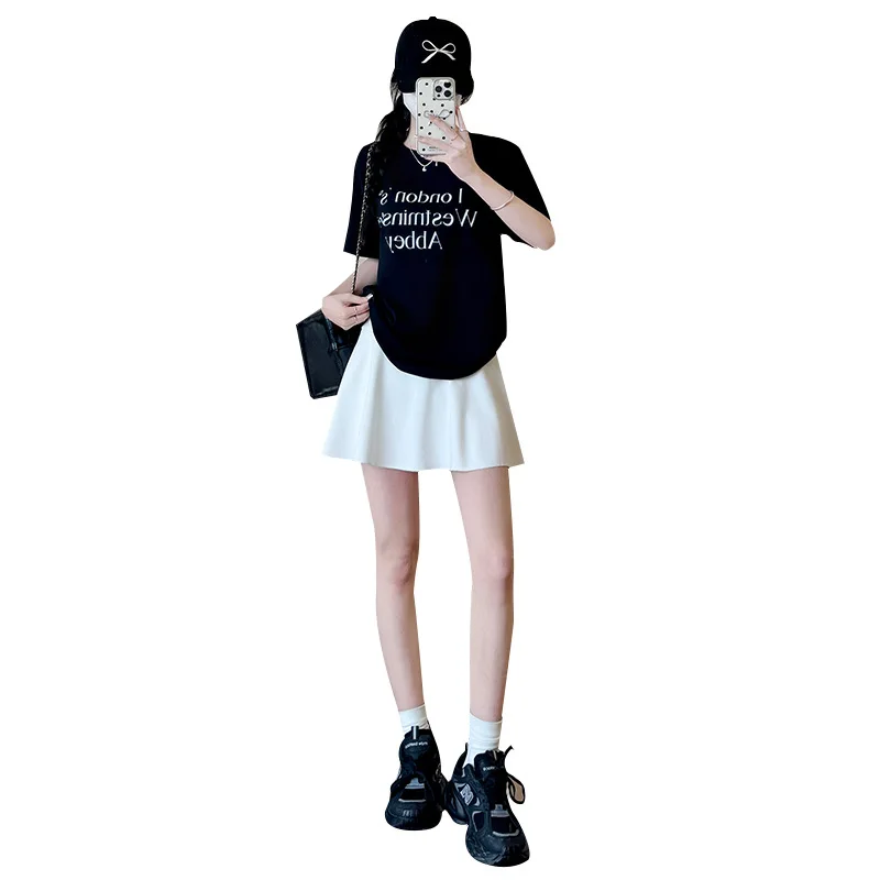 Gonna sportiva estiva da donna2025Nuova gonna a pieghe stile college anti-esposizione dimagrante a vita alta Pantaloni gonna yoga dimagrante