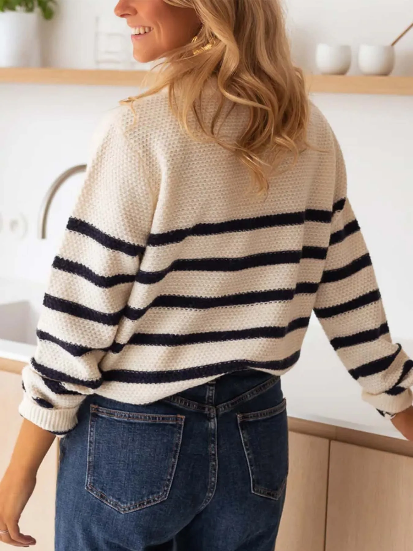 

Women's Casual Striped Pullover Top 2025 Autumn New Daily Clothing Fashion Long Sleeve Fashion Button Cardigan Sweater for Women