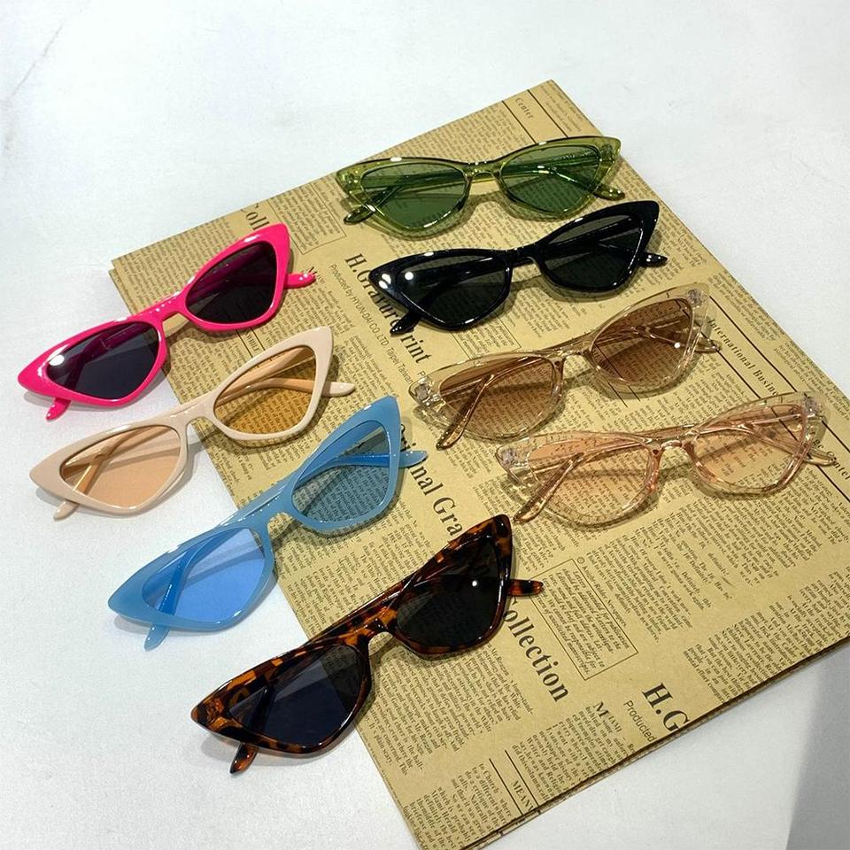  Vintage Small Frame Cat Eye Sunglasses UV400 Protection Trendy Retro Shades Streetwear Accessories for Women 