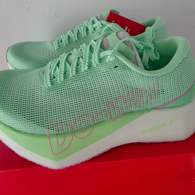 

2025 New Running Shoes For Men Women Designer Sport Shoes Unisex Breathable Boxing Shoes Couples Brand Walking Shoe