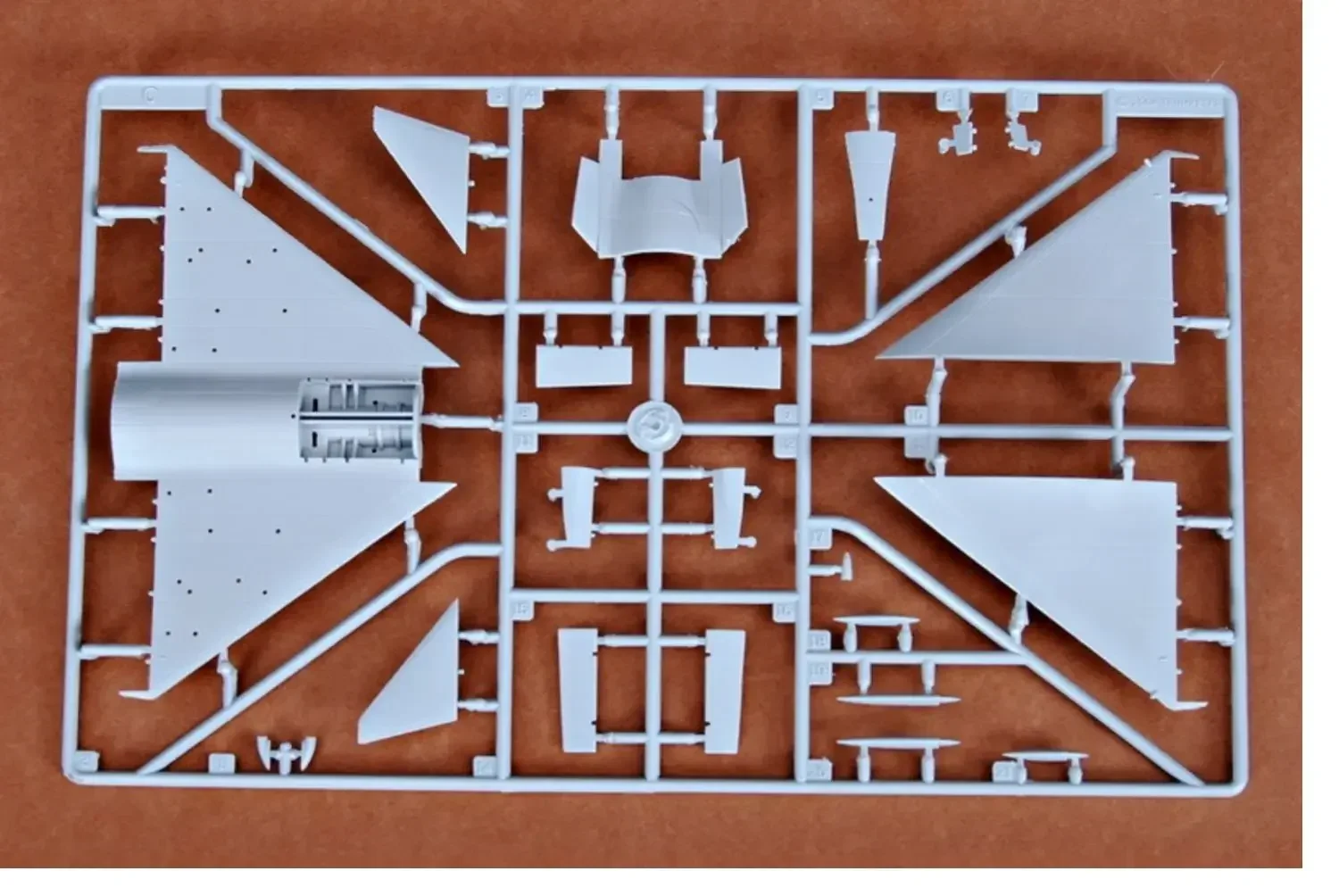 Trumpeter Kit modello in scala di assemblaggio in plastica 01611 Modello cinese J10 Fighter 1/72