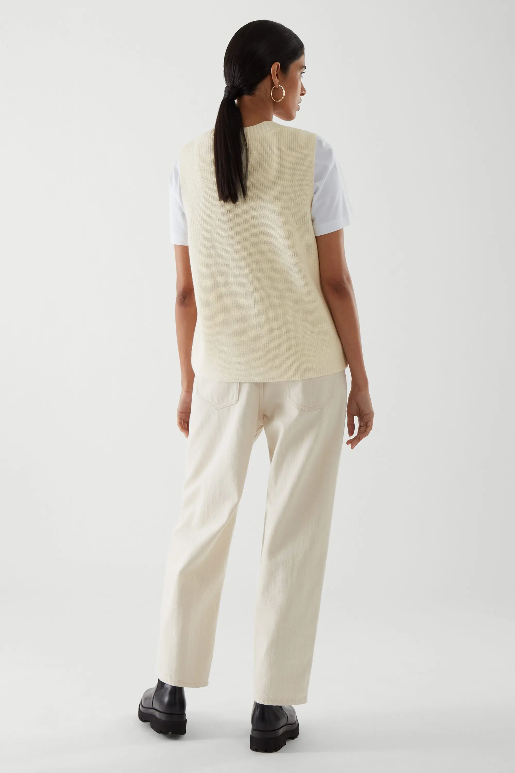 エテリアルMD 2025 夏の新作 レディースカジュアルファッション 深Vネック ウール混ニットベスト