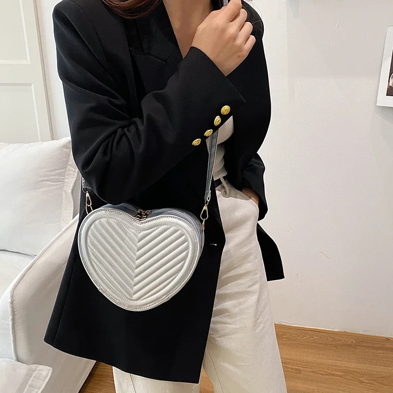 

Stylish Luxury Letter Logo Diaper Bags For Women Simple Chic Crossbody Bag Large Capacity Leather Commuter Bag Trendy Fashion