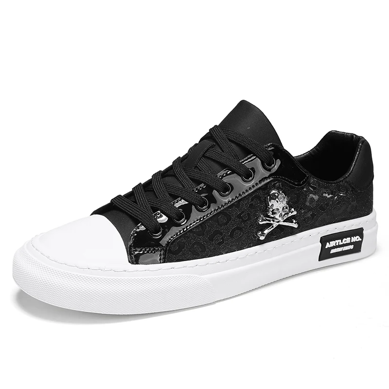 

Versatile, trendy, high-end, skull shaped casual board shoes for men, motorcycle shoes for men