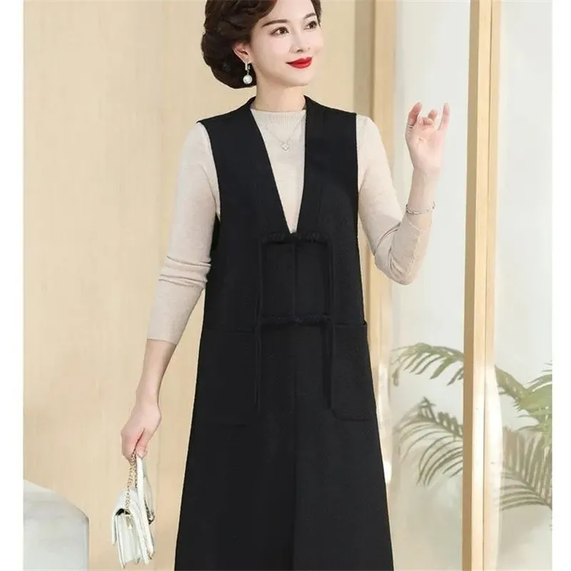 Vest Coat Women's New Spring Autumn Temperament Versatile Mother Waistcoat Jacket Long Retro Buckle Wears Sleeveless Tops Ladies