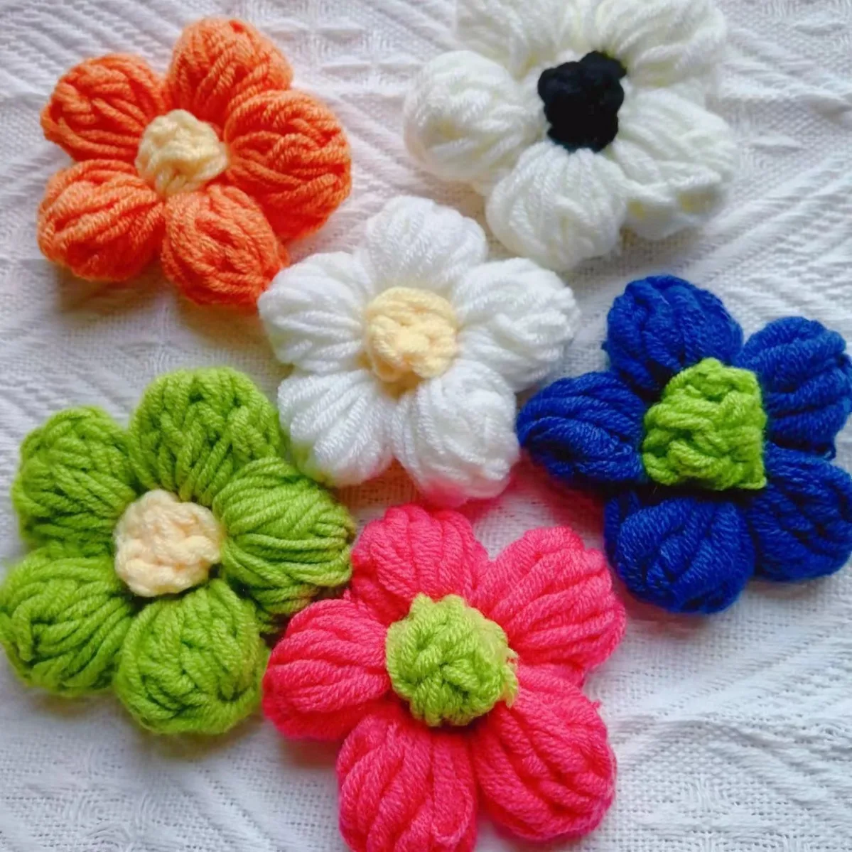 

Цветочная аппликация для одежды, вязаная крючком нашивка с цветами ручной работы 7 см для украшения своими руками на куртке, шляпе, сумке, шарф, отделка свитера