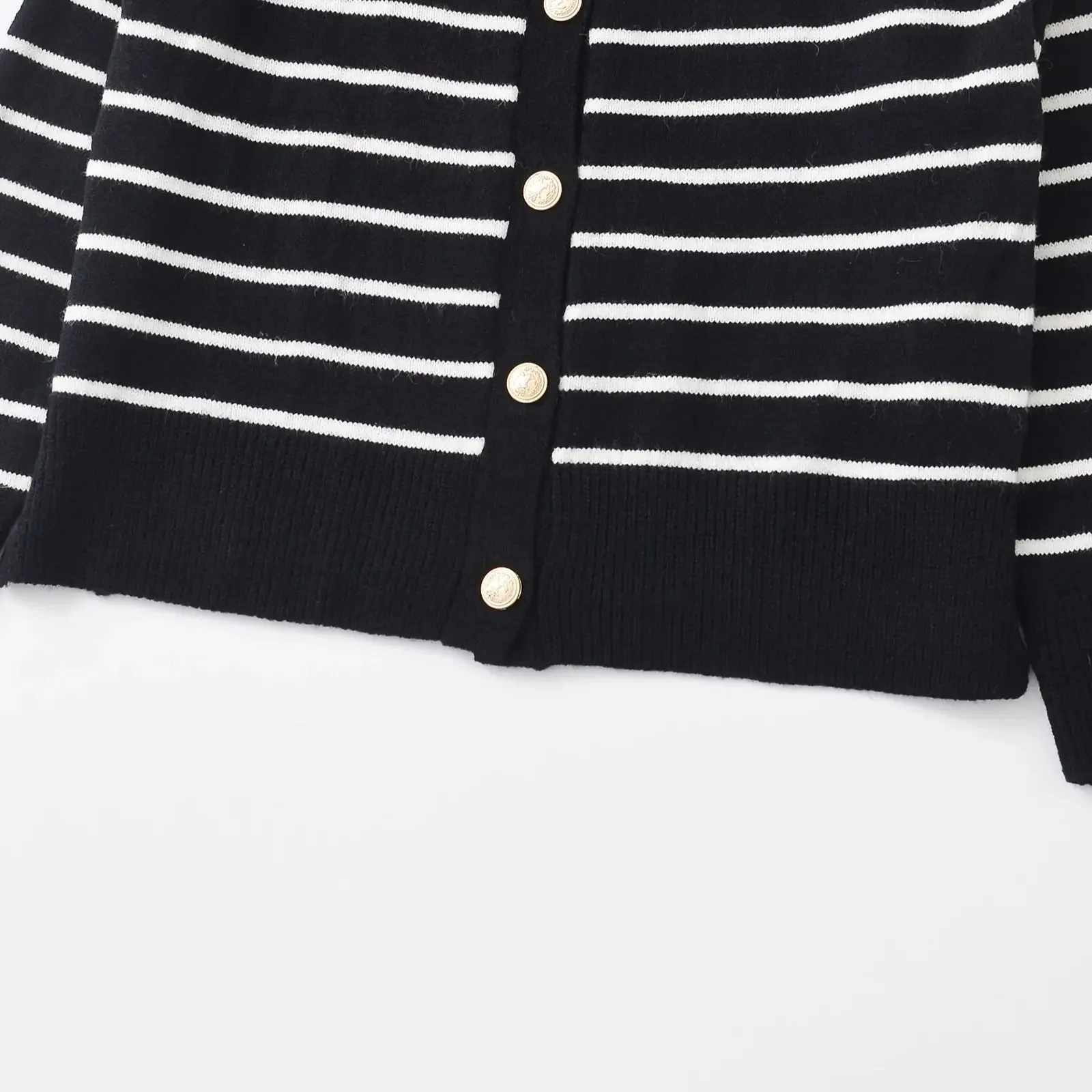 TRAF Striped Knitted Coat Top Contrasting Color Design Round Neck Long Sleeved Elastic Knitted Coat Casual Streetwear 5536/010