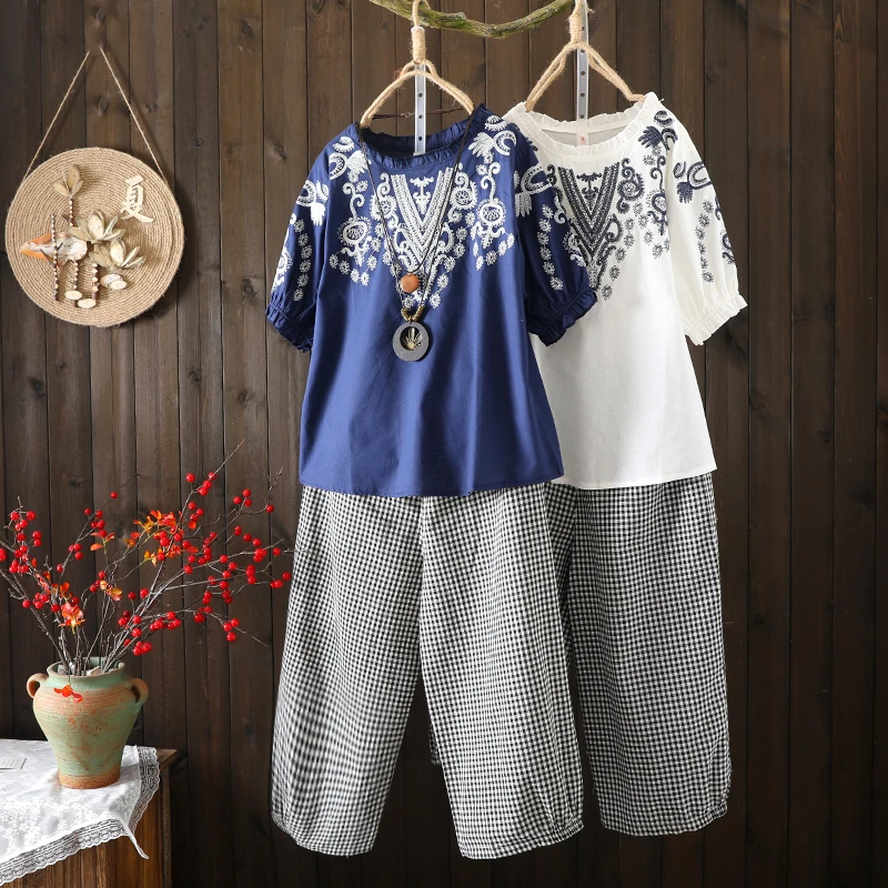 Faionable Katoen Linnen Set ort Sve Geborduurd T-shirt Elastische Taille Plaid Wijde Pijpen Broek Grote Maat Vrouwen Tweedelige Set