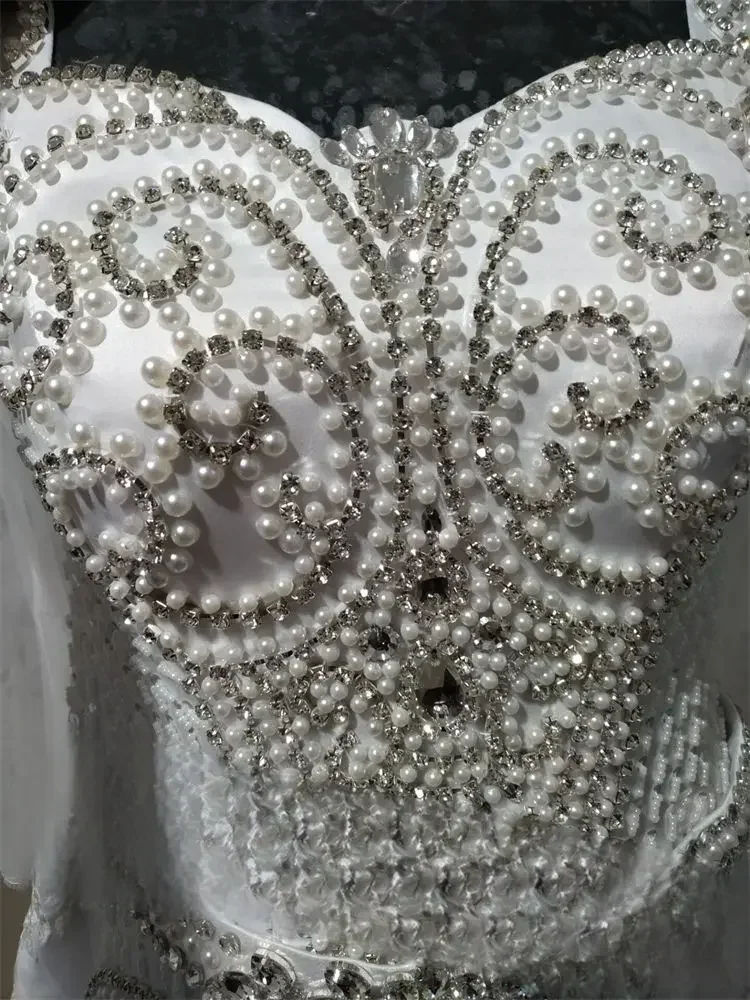 ชุดแต่งงานหรูหราแบบสั่งตัด ชุดแต่งงานไซส์ใหญ่สไตล์แอฟริกัน ชุดแต่งงานลูกไม้สไตล์วินเทจแขนยาวแบบถอดได้ พร้อมชายกระโปรงยาว