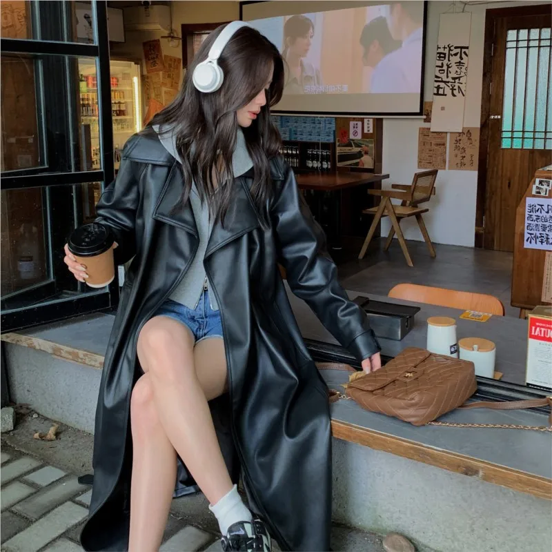 

Новая модель стильного кожаного пальто для женщин с свободным кроем, завязками и зауженной талией, черное, длинное, в стиле ветровки.