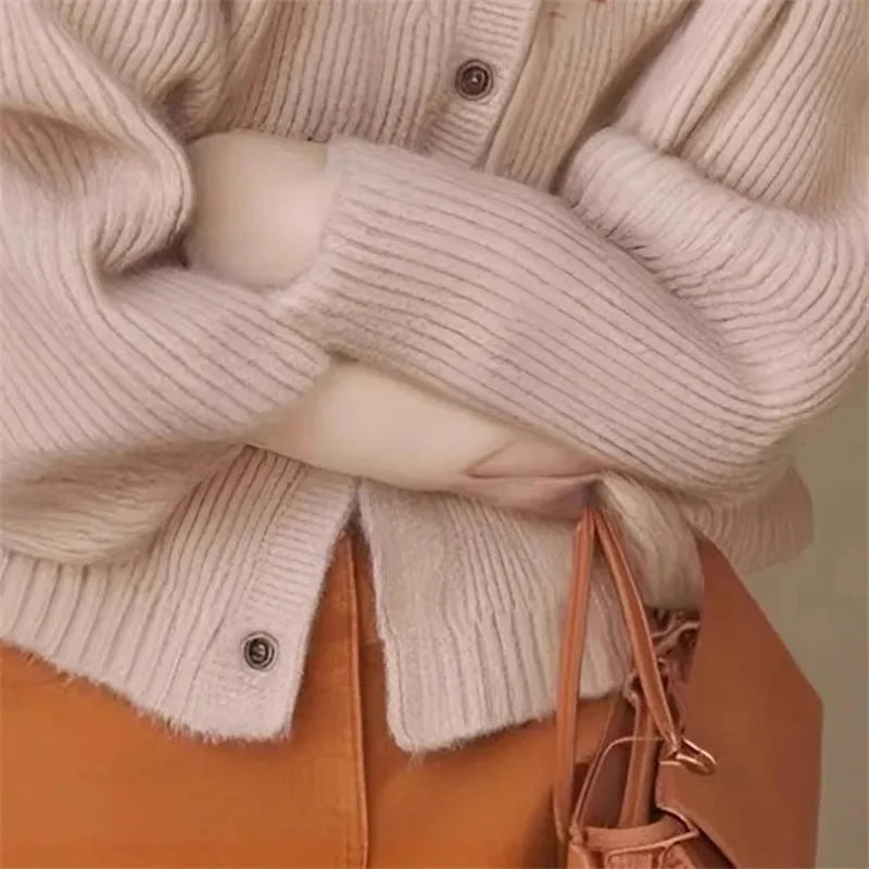 

Высококачественный вязаный свитер в ленивом стиле с абрикосовой вышивкой и цветочной вышивкой для женщин, новинка 2026, осенне-зимняя коллекция розового цвета