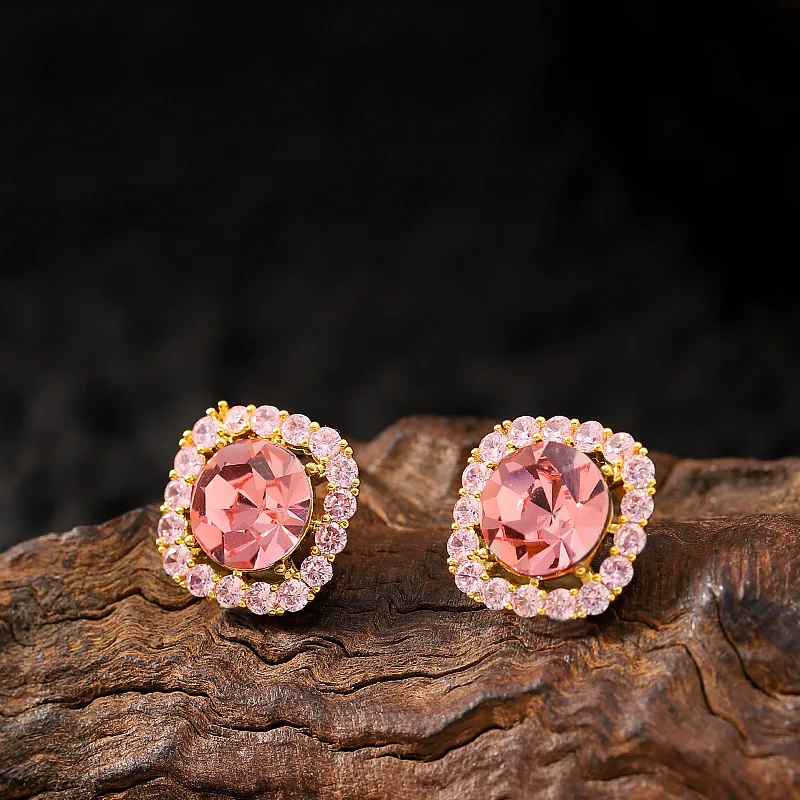

Stylish, exquisite, simple and personalized, sparkling zircon geometric earrings, light luxury niche high-end commuting earrings
