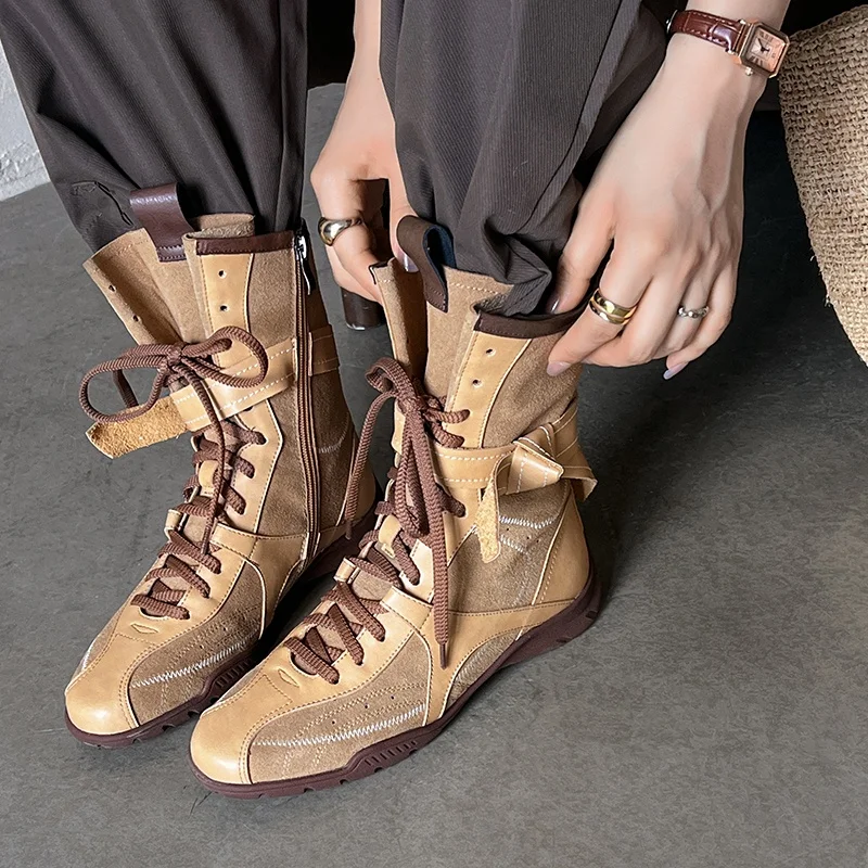 

Новинка 2026, осенне-зимние женские ботильоны высотой 22-24,5 см из коровьей замши + разделенная кожа, мотоциклетные ботинки с круглым носком и пряжкой на ремне, пикантные модные ботинки