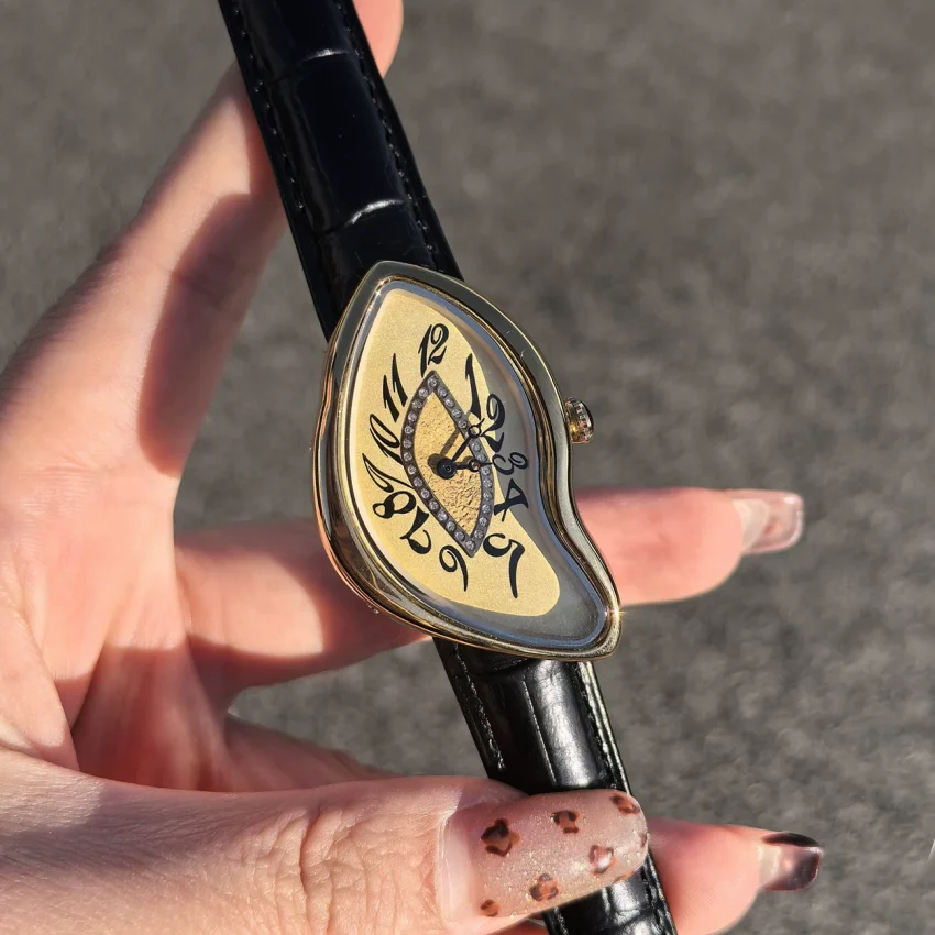 

Luxury Melting Watch Couple Irregular Shape Quartz Watch Surrealist Creative Design Leather Watch for Men Women Lovers Gift 2026