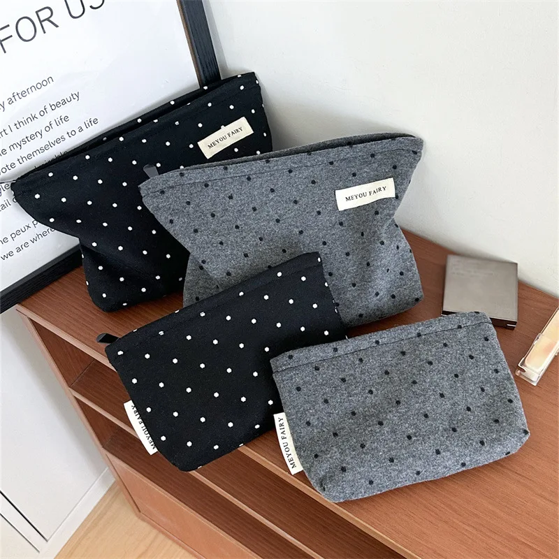 Große Jacquard-Kosmetiktasche mit Polka-Dot-Muster für Damen, Modische Reise-Toilettentasche, Eleganter Niedlicher Kosmetik-Organizer – Detail 9