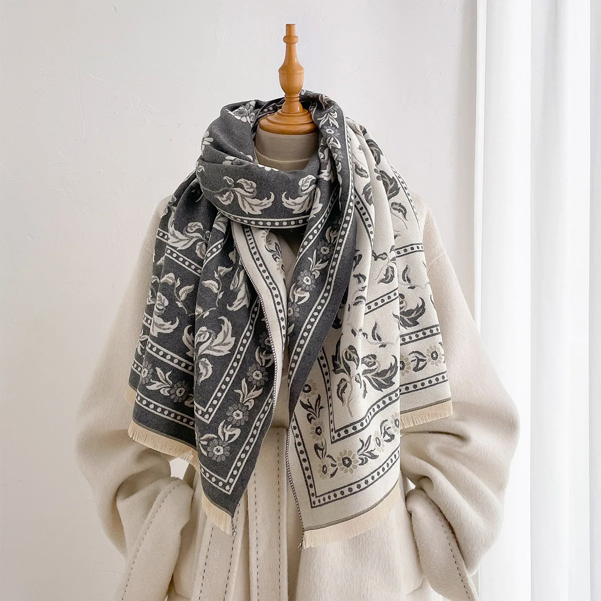 Women Faux Cashmere Double Sided Scarf Vintage Daisy Floral Border Print Fringe Long Wrap Scarf Soft Reversible Neck Shawl