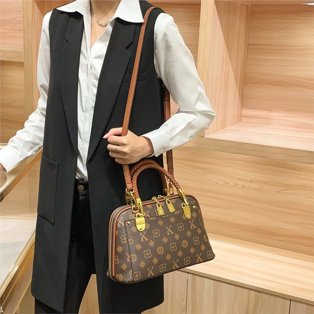

New 2025 high-end designer women's multifunctional handbag for autumn and winter, single shoulder crossbody bag, fashionable and