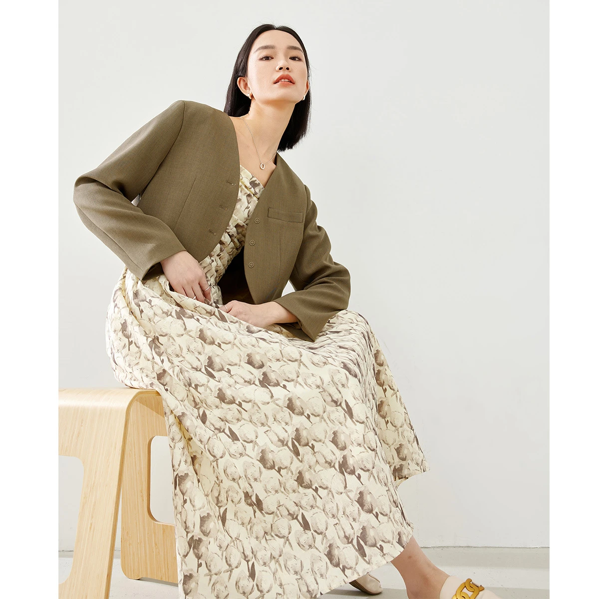 

Женский комплект из двух предметов Vimly, осень 2025 г., кардиган с v-образным вырезом, топ и длинное платье с цветочным принтом, облегающее элегантное офисное женское платье M5051