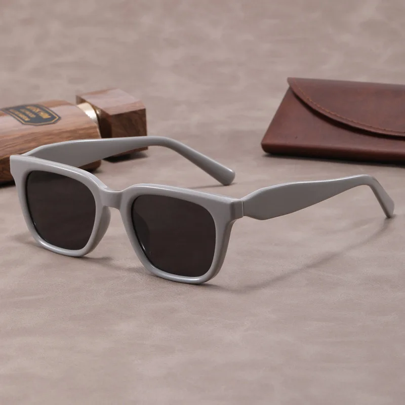 New Men's Advanced Ultra Light Coarse Frame Fashion Square Sunglasses Women Men Trendy Anti Mist Outdoor Driving Shades UV400