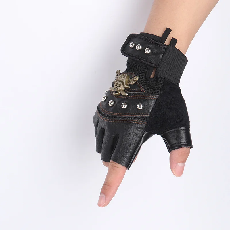 男性パンクオートバイ手袋夏春リベット海賊スカルストリートダンス通気性ハーフフィンガー滑り止め Pu レザー手袋